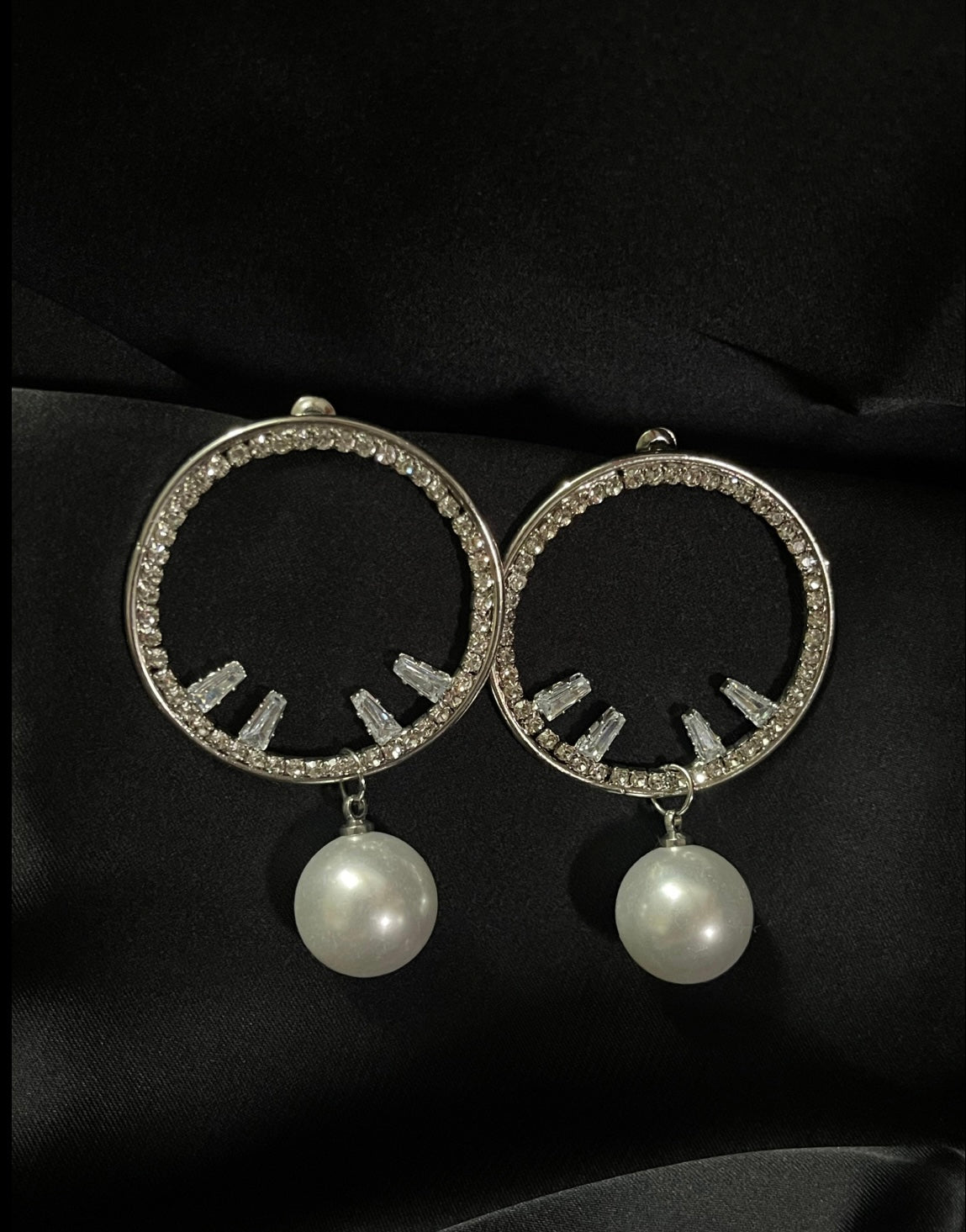 Maxi Pearl Round Earrings