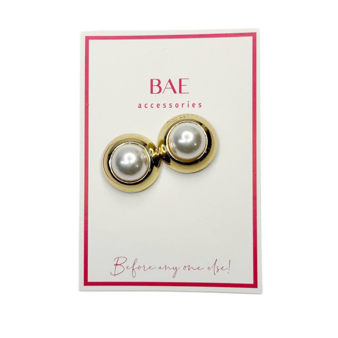 Round Pearl Studs - THE BAE